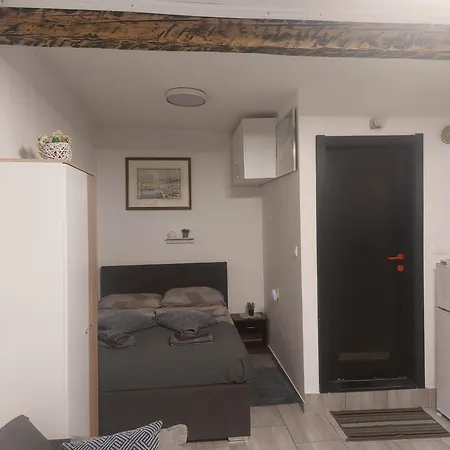 Apartma Romeo *